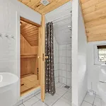 Beautiful Home In Ulfborg With Sauna 펜션 *