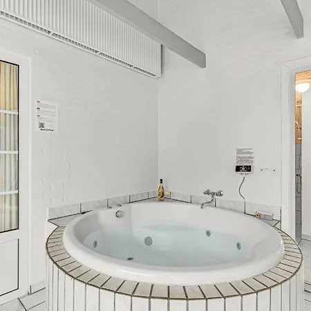 بيت للعطل Gorgeous In With Sauna *
