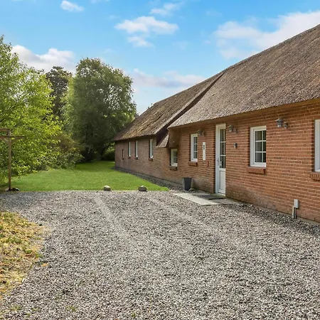 Дом отдыха Stunning In With Sauna